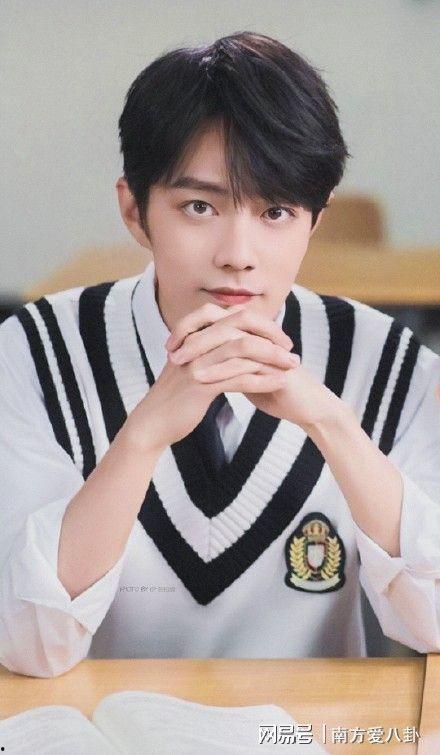 肖战真实学生爆料视频,揭秘校园生活点滴  第3张